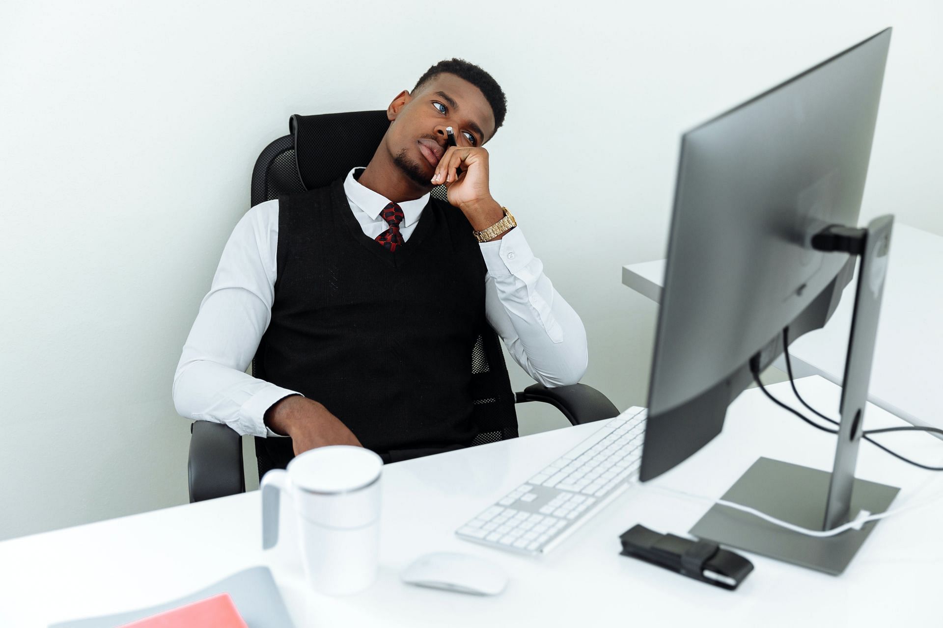 Sometimes not thinking can get you into the thinking mode. (Image via Pexels/Thirdman)